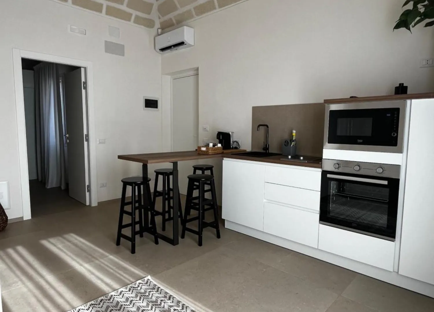Acqua Salmastra Apartment location